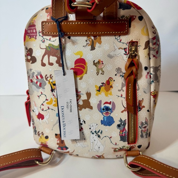 NWT. Disney Dogs Dooney & Bourke Bag - Santa Tails Backpack. Disney leather bag - Picture 8 of 16